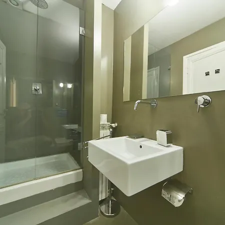 Stazione Termini 300 Mq Con 4 Vista E Idromassaggio Apartamento